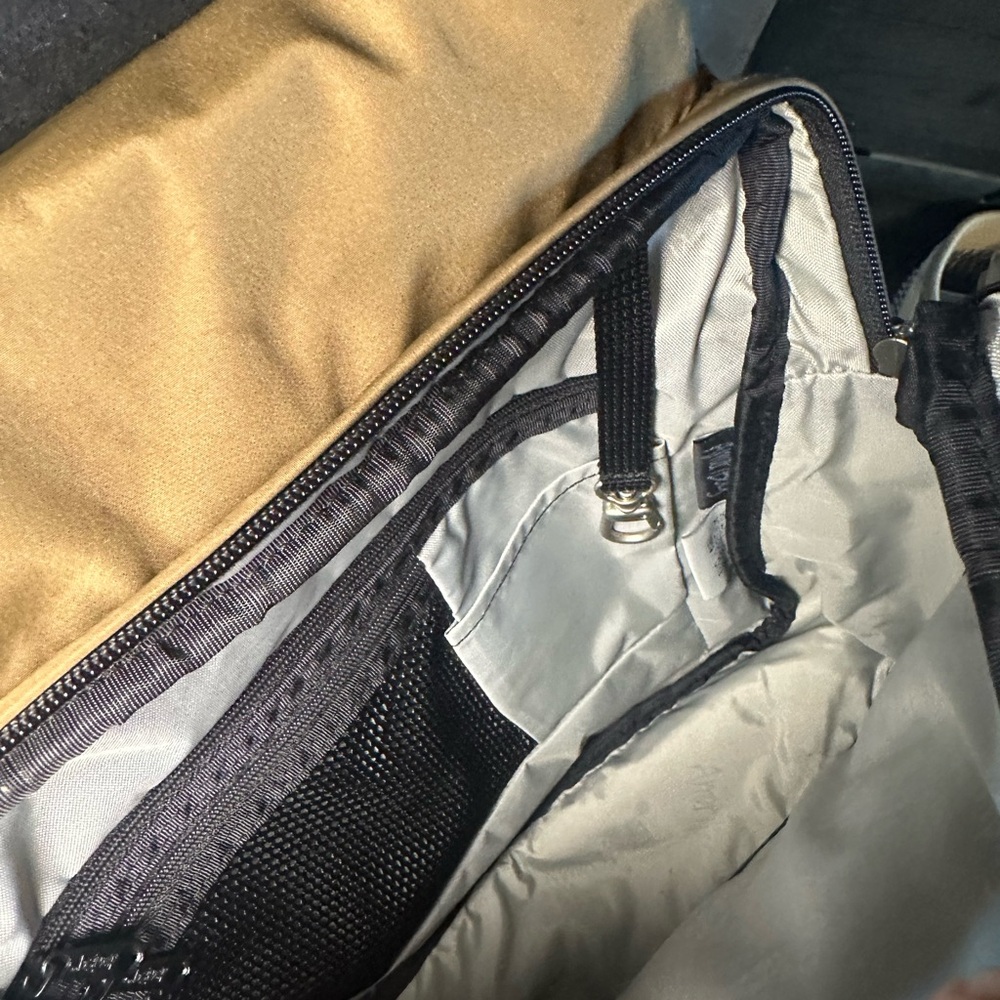 Ameribag Tan and Black Crossbody Bag Practical Everyday Style - Picture 4 of 11